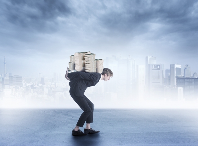 借金がのしかかる。熊谷市で弁護士や司法書士に無料相談してみる